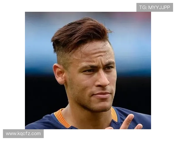 打造足球明星风范的发型技巧与步骤分享 打造足球明星风范的发型技巧与步骤分享